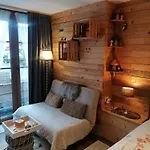 Au Coin Fleuri 3* مالميدي